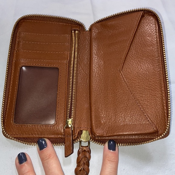 Fossil leather zipper wristlet - Picture 3 of 3